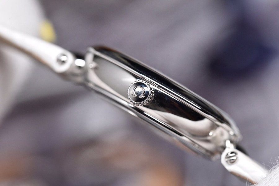 dong-ho-nu-omega-de-ville-day-da-bo-vo-thep-replica-274mm-5 dong ho nu omega de ville day da bo vo thep replica 274mm 5