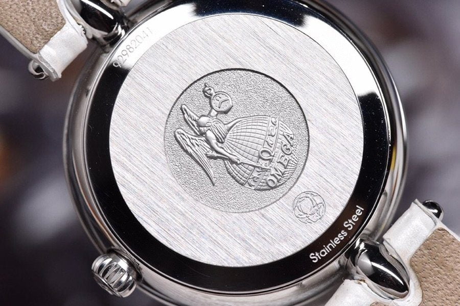 dong-ho-nu-omega-de-ville-day-da-bo-vo-thep-replica-274mm-6 dong ho nu omega de ville day da bo vo thep replica 274mm 6