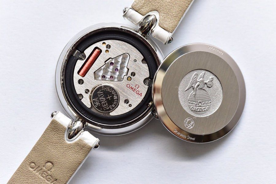 dong-ho-nu-omega-de-ville-day-da-bo-vo-thep-replica-274mm-7 dong ho nu omega de ville day da bo vo thep replica 274mm 7