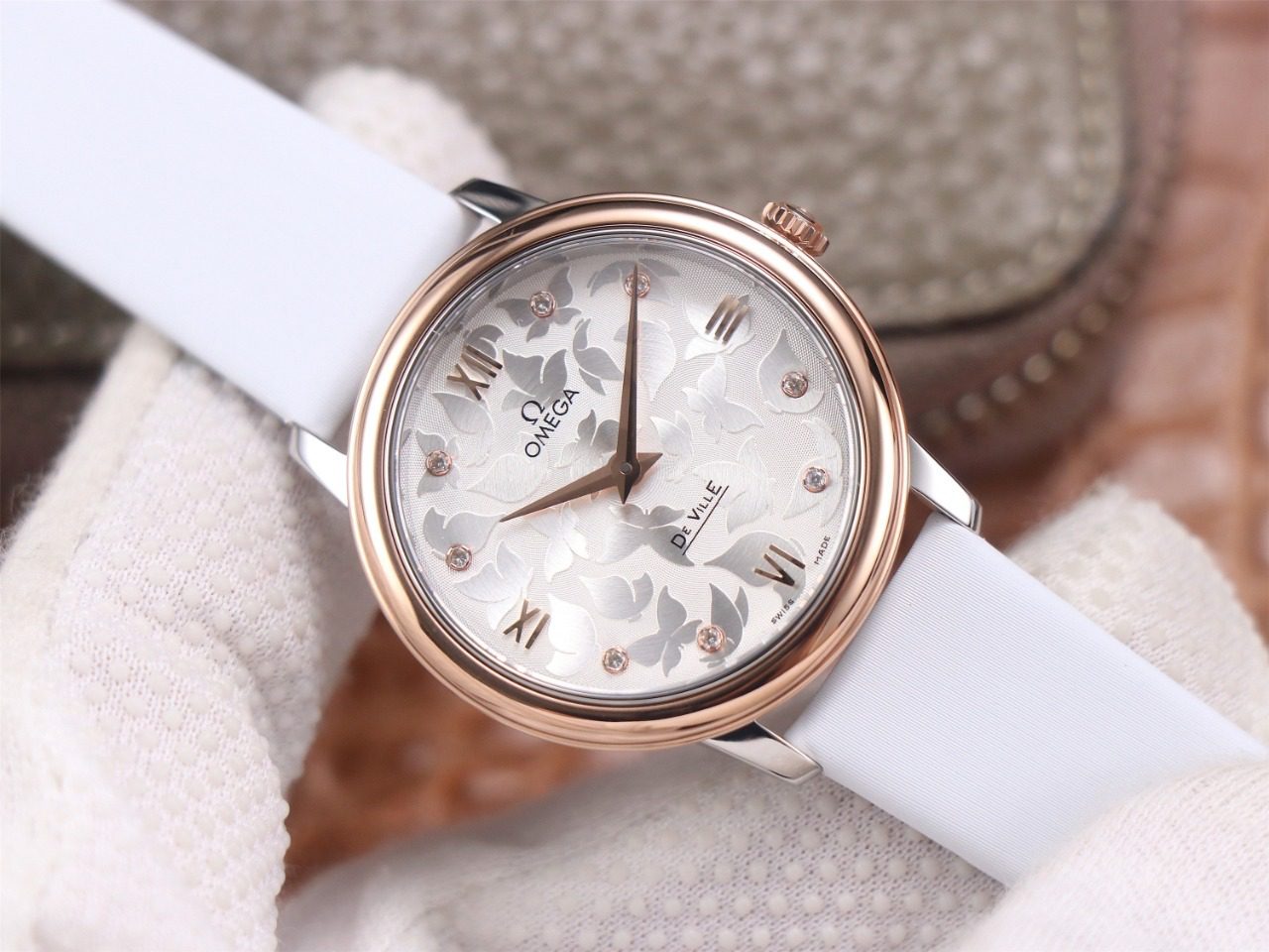 dong-ho-nu-omega-de-ville-vien-mau-hong-replica-327mm-2 dong ho nu omega de ville vien mau hong replica 327mm 2