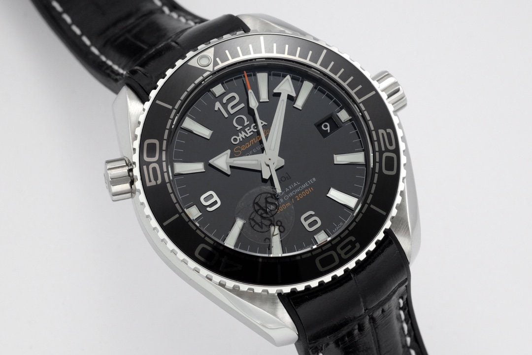dong-ho-nu-omega-seamaster-mat-mau-den-treplica-395mm-2 dong ho nu omega seamaster mat mau den treplica 395mm 2