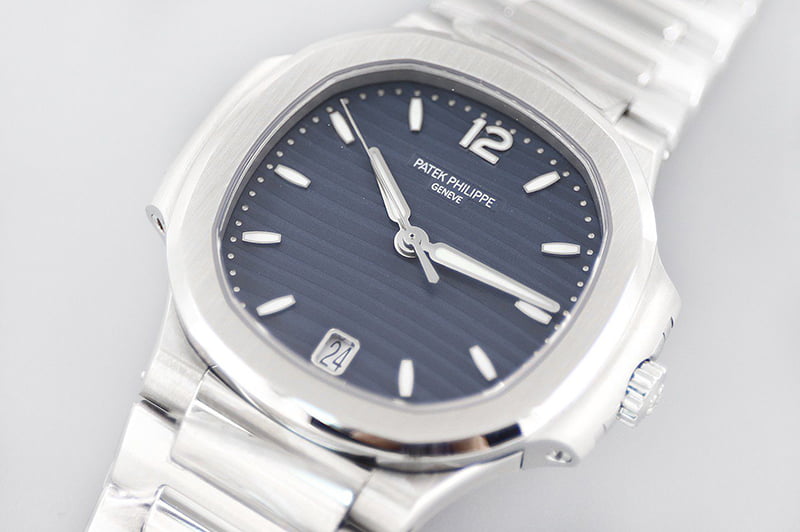 dong-ho-nu-patek-philippe-nautilus-7118-1a-001-replica-35-2mm (4) dong ho nu patek philippe nautilus 7118 1a 001 replica 35 2mm 4