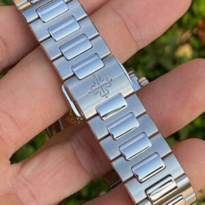 ĐỒNG HỒ NỮ PATEK PHILIPPE NAUTILUS MÀU XÁM 7118/1A-011 REPLICA 35.2MM 4 dong ho nu patek philippe nautilus 7118 1a 011 replica 35 2mm 15