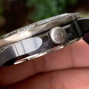 ĐỒNG HỒ OMEGA SEAMASTER DÂY ĐEO CAO SU REPLICA CAO CẤP 43.5MM 4 dong ho omega seamaster day deo cao su replica 43 5mm 5