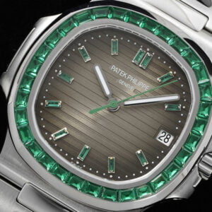 ĐỒNG HỒ PATEK PHILIPPE NAUTILUS 5711 TRẮNG VIỀN ĐÁ RUBY XANH REPLICA 40MM 6 dong ho patek philippe nautilus 5711 vien da ruby xanh replica 40mm 4