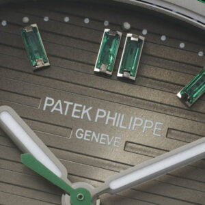 ĐỒNG HỒ PATEK PHILIPPE NAUTILUS 5711 TRẮNG VIỀN ĐÁ RUBY XANH REPLICA 40MM 5 dong ho patek philippe nautilus 5711 vien da ruby xanh replica 40mm 5