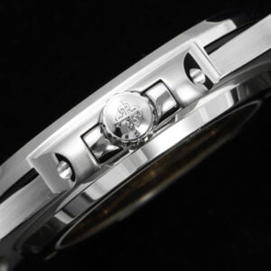 PATEK PHILIPPE NAUTILUS 5711 RHINESTONE EMERAL GEM WHITE DIAL REPLICA WATCHES 40MM 5 dong ho patek philippe nautilus 5711 vien da ruby xanh replica 6