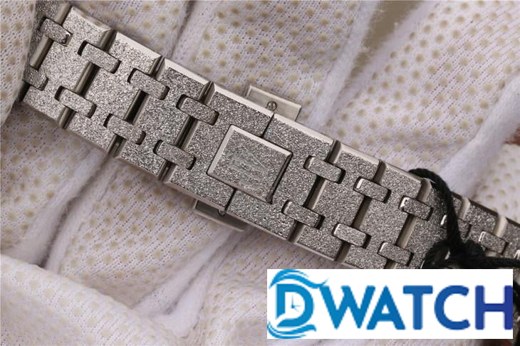 ĐỒNG HỒ NAM AUDEMARS PIGUET ROYAL OAK MẶT SỐ ĐEN DÂY THÉP 67653 41MM ĐỒNG HỒ NAM AUDEMARS PIGUET ROYAL OAK MẶT SỐ ĐEN DÂY THÉP 67653 41MM