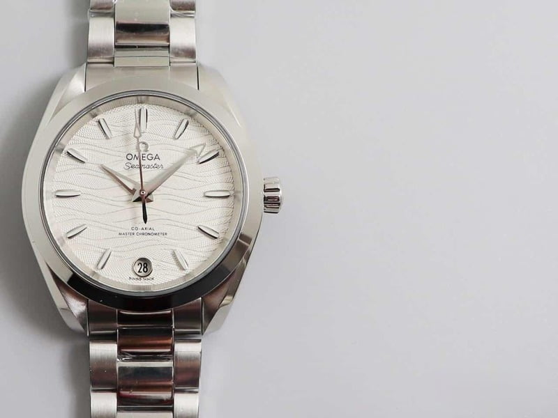 dong-ho-omega-omega-aqua-terra-dial-kim-trang-day-cao-su-replica-cao-cap-34-mm (1) dong ho omega omega aqua terra dial kim trang day cao su replica cao cap 34 mm 1