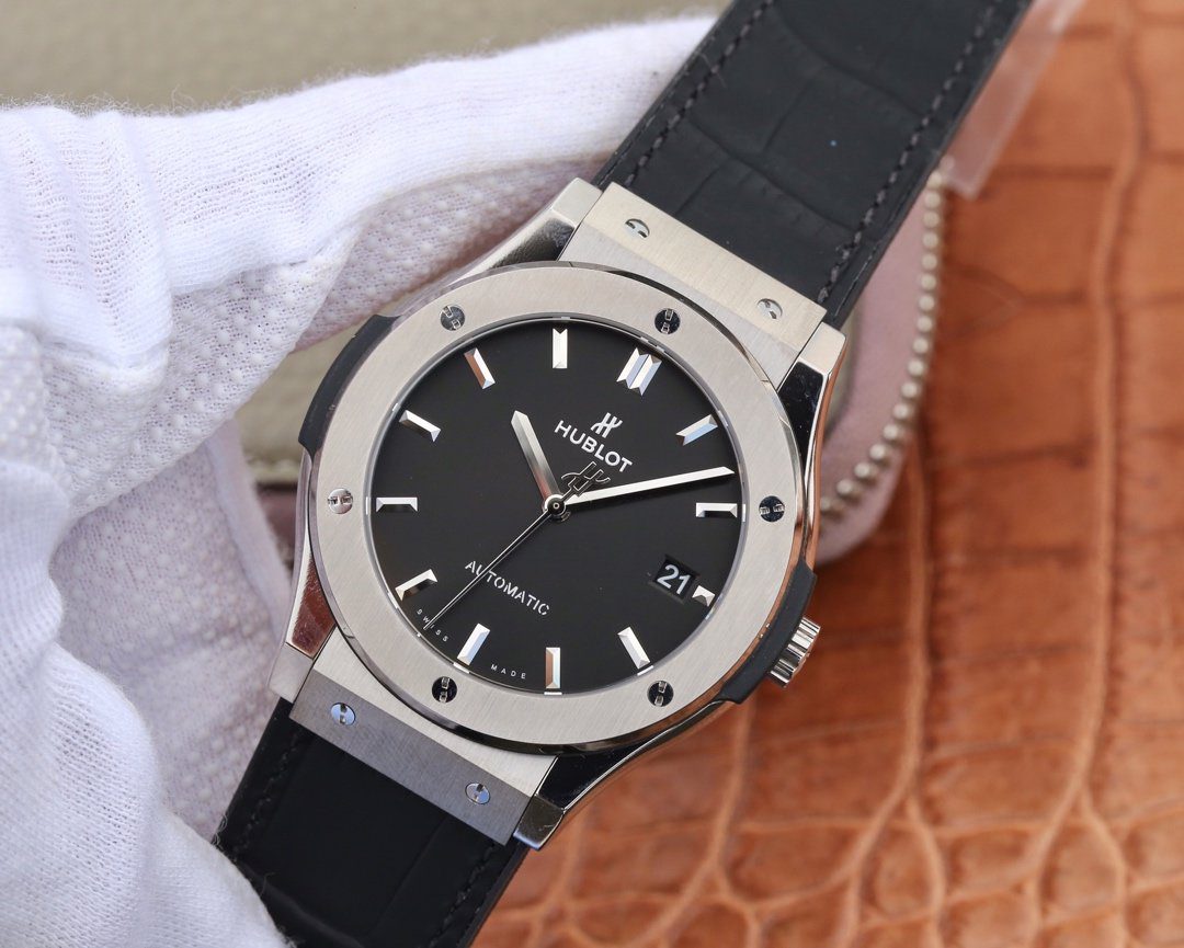 ĐỒNG HỒ HUBLOT CLASSIC FUSION NAM MÁY CƠ MÀU ĐEN WWF FACTORY 45MM ĐỒNG HỒ HUBLOT CLASSIC FUSION NAM MÁY CƠ MÀU ĐEN WWF FACTORY 45MM