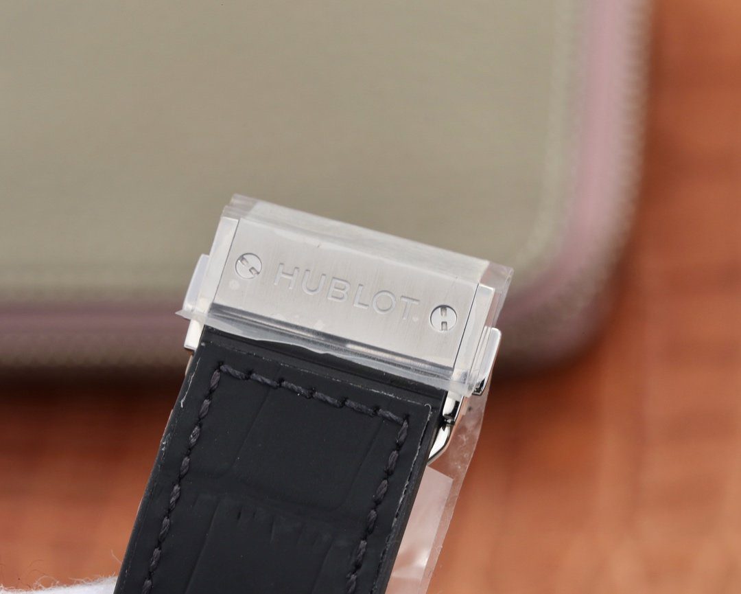 ĐỒNG HỒ HUBLOT CLASSIC FUSION NAM MÁY CƠ MÀU ĐEN WWF FACTORY 45MM ĐỒNG HỒ HUBLOT CLASSIC FUSION NAM MÁY CƠ MÀU ĐEN WWF FACTORY 45MM