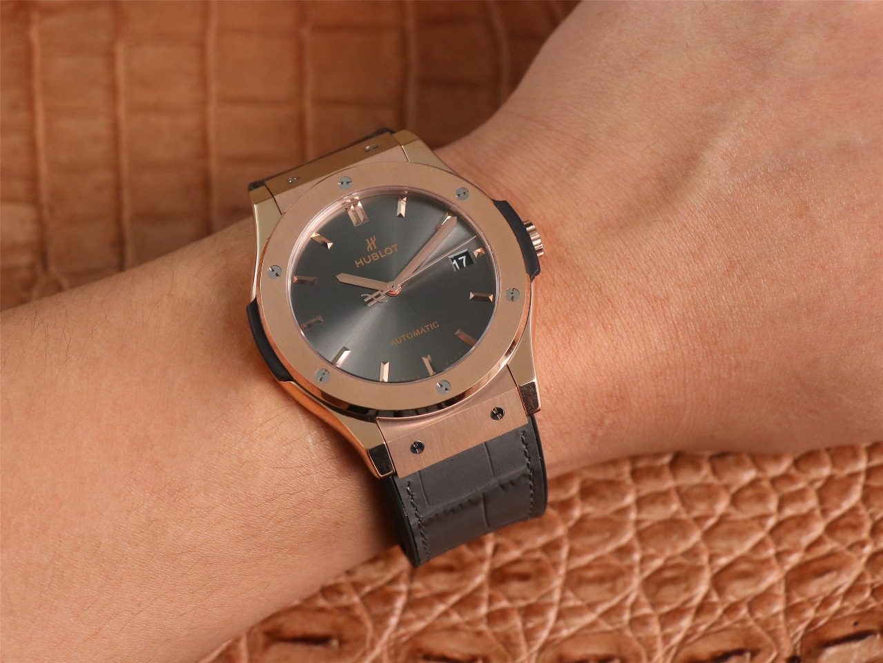 ĐỒNG HỒ NAM MÁY CƠ MÀU XÁM HUBLOT CLASSIC FUSION KING GOLD REP 1:1 CAO CẤP 42/45MM ĐỒNG HỒ NAM MÁY CƠ MÀU XÁM HUBLOT CLASSIC FUSION KING GOLD REP 1:1 CAO CẤP 42/45MM