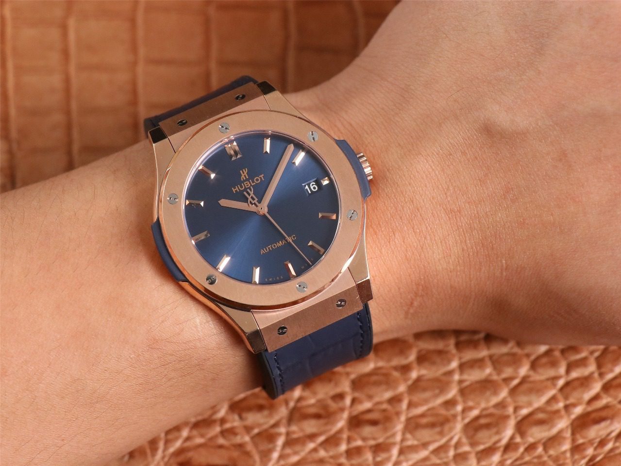 ĐỒNG HỒ HUBLOT CLASSIC FUSION KING GOLD NAM MÀU XANH REPLICA 1:1 CAO CẤP 42/45MM ĐỒNG HỒ HUBLOT CLASSIC FUSION KING GOLD NAM MÀU XANH REPLICA 1:1 CAO CẤP 42/45MM