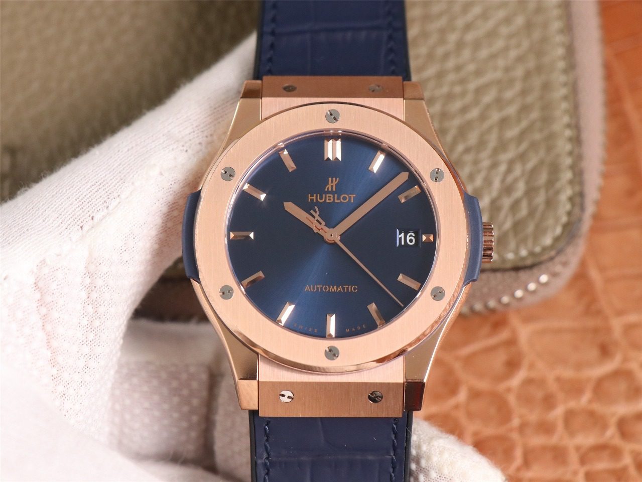 ĐỒNG HỒ HUBLOT CLASSIC FUSION KING GOLD NAM MÀU XANH REPLICA 1:1 CAO CẤP 42/45MM ĐỒNG HỒ HUBLOT CLASSIC FUSION KING GOLD NAM MÀU XANH REPLICA 1:1 CAO CẤP 42/45MM