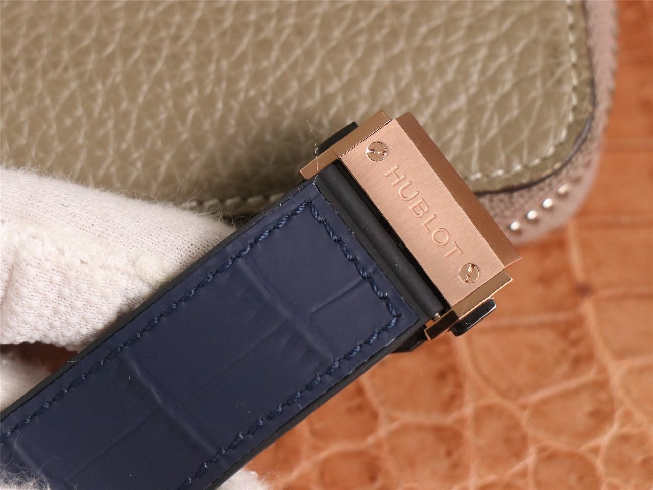 ĐỒNG HỒ HUBLOT CLASSIC FUSION KING GOLD NAM MÀU XANH REPLICA 1:1 CAO CẤP 42/45MM ĐỒNG HỒ HUBLOT CLASSIC FUSION KING GOLD NAM MÀU XANH REPLICA 1:1 CAO CẤP 42/45MM