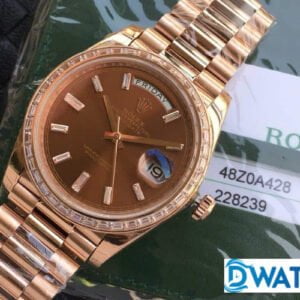 ĐỒNG HỒ NAM ROLEX DAY-DATE DÂY KIM LOẠI ĐÍNH ĐÁ BAGUETTE FAKE 1:1 40MM 1 ĐỒNG HỒ ROLEX DAY-DATE NAM MÁY CƠ DÂY KIM LOẠI ĐÍNH ĐÁ BAGUETTE REPLICA 1:1 CAO CẤP 40MM