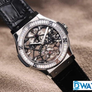 HUBLOT CLASSIC FUSION TOURBILON IMITATION WATCHES RHINESTONE BAGUETTE BEZEL RUBBER STRAP 42MM 1 ĐỒNG HỒ HUBLOT NAM ĐÍNH ĐÁ HUBLOT CLASSIC FUSION TOURBILON