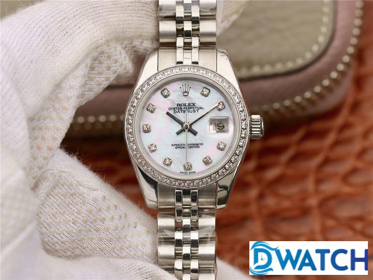 ĐỒNG HỒ NỮ ROLEX DATEJUST MÀU TRẮNG NIỀNG ĐÍNH ĐÁ SANG TRỌNG FAĐỒNG HỒ NỮ ROLEX DATEJUST MÀU TRẮNG NIỀNG ĐÍNH ĐÁ SANG TRỌNG FAĐỒNG HỒ NỮ ROLEX DATEJUST MÀU TRẮNG NIỀNG ĐÍNH ĐÁ SANG TRỌNG FAKE 11 28MM ĐỒNG HỒ NỮ ROLEX DATEJUST MÀU TRẮNG NIỀNG ĐÍNH ĐÁ SANG TRỌNG FAKE 11 28MM