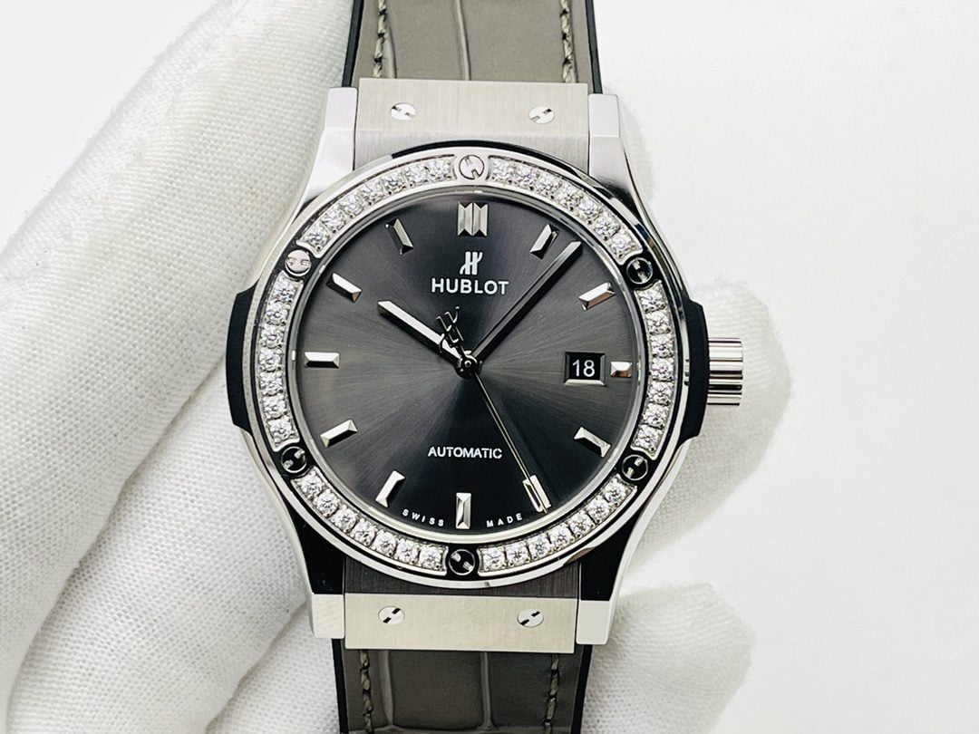 ĐỒNG HỒ NAM HUBLOT CLASSIC FUSION REPLICA CAO CẤP MẶT SỐ CHẢY TIA 42MM ĐỒNG HỒ NAM HUBLOT CLASSIC FUSION REPLICA CAO CẤP MẶT SỐ CHẢY TIA 42MM