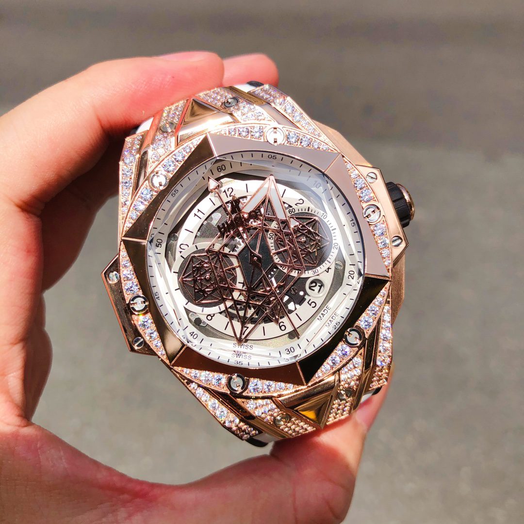 ĐỒNG HỒ NAM HUBLOT BIGBANG REP 1:1 MẶT SỐ MÀU VÀNG ĐÍNH ĐÁ CAO CẤP 45MM ĐỒNG HỒ NAM HUBLOT BIGBANG REP 1:1 MẶT SỐ MÀU VÀNG ĐÍNH ĐÁ CAO CẤP 45MM