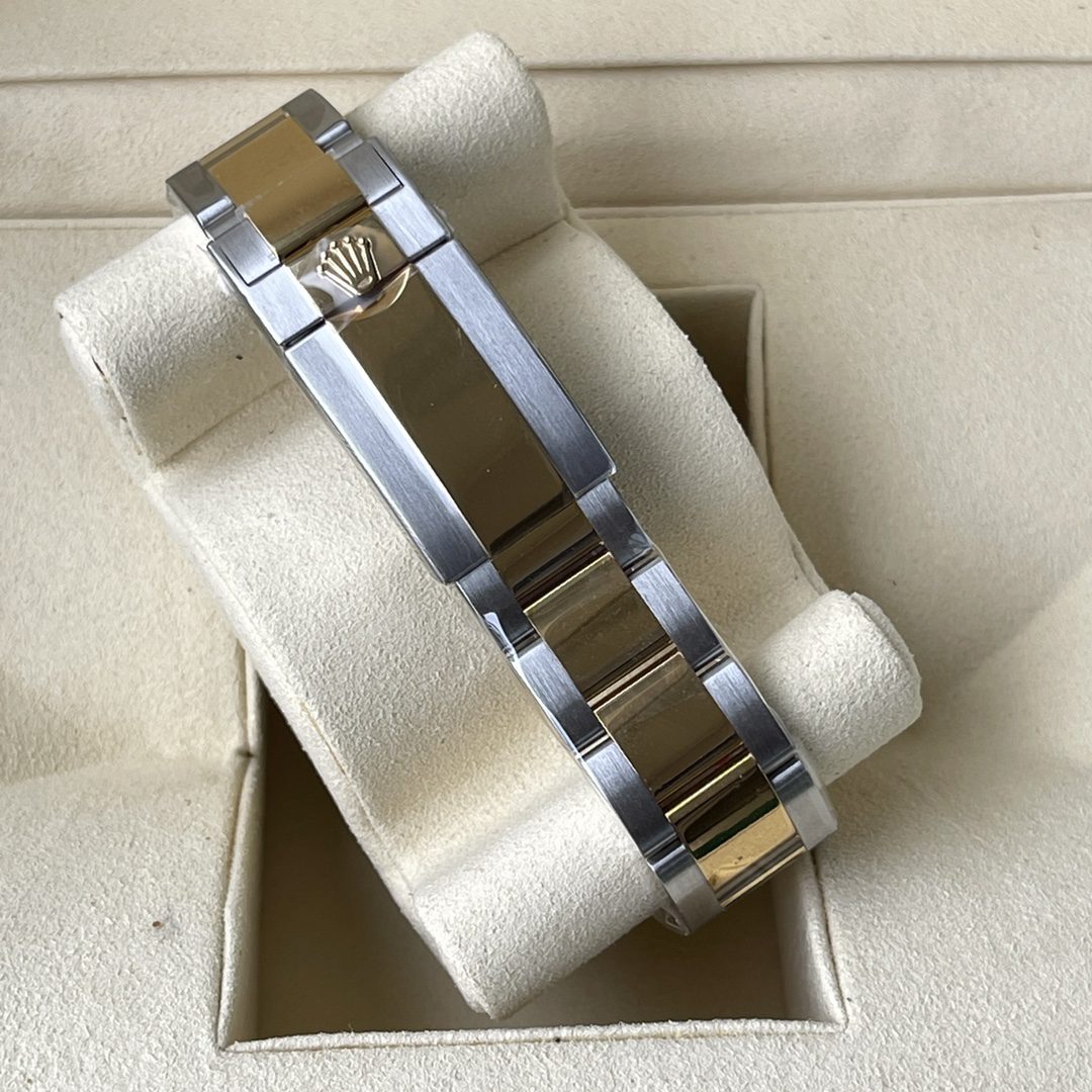 ĐỒNG HỒ NAM ROLEX DAYTONA REPLICA 1:1 MẶT SỐ ĐEN BEZEL VÀNG 40MM ĐỒNG HỒ NAM ROLEX DAYTONA REPLICA 1:1 MẶT SỐ ĐEN BEZEL VÀNG 40MM