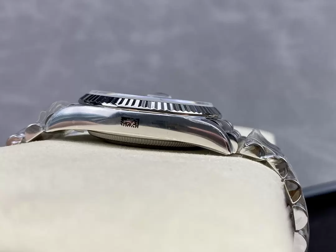 ĐỒNG HỒ NAM ROLEX DATEJUST CLEAN REPLICA CAO CẤP NIỀNG KHÍA 36MM ĐỒNG HỒ NAM ROLEX DATEJUST CLEAN REPLICA CAO CẤP NIỀNG KHÍA 36MM