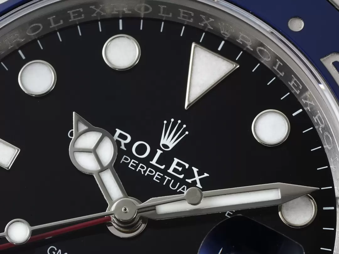 ĐỒNG HÔ NAM ROLEX GMT-MASTER II RAPLICA CAO CẤP VÒNG BEZEL ĐỎ XANH 40MM ĐỒNG HÔ NAM ROLEX GMT-MASTER II RAPLICA CAO CẤP VÒNG BEZEL ĐỎ XANH 40MM