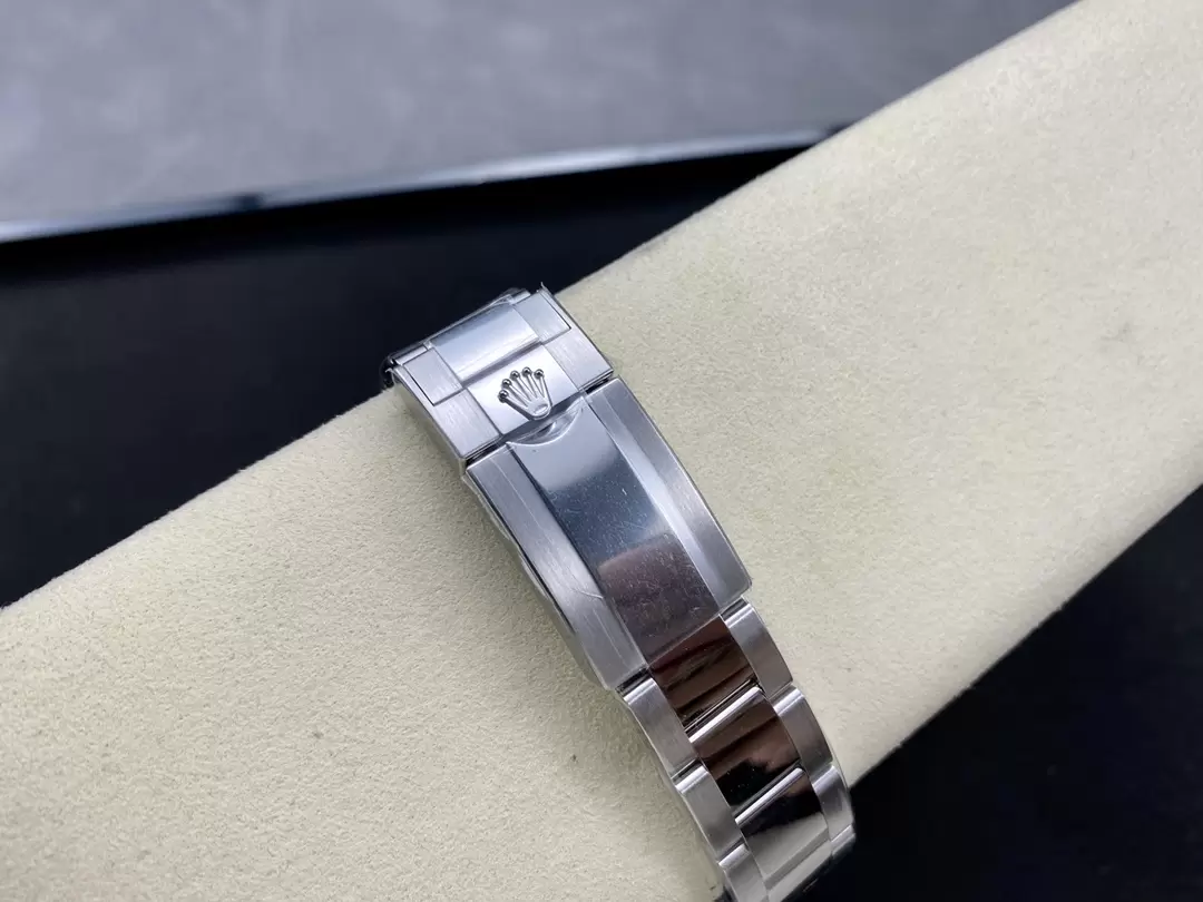 ĐỒNG HỒ NAM ROLEX GMT-MASTER II REPLICA MẶT SỐ THIÊN THẠCH TRẮNG 40MM ĐỒNG HỒ NAM ROLEX GMT-MASTER II REPLICA MẶT SỐ THIÊN THẠCH TRẮNG 40MM