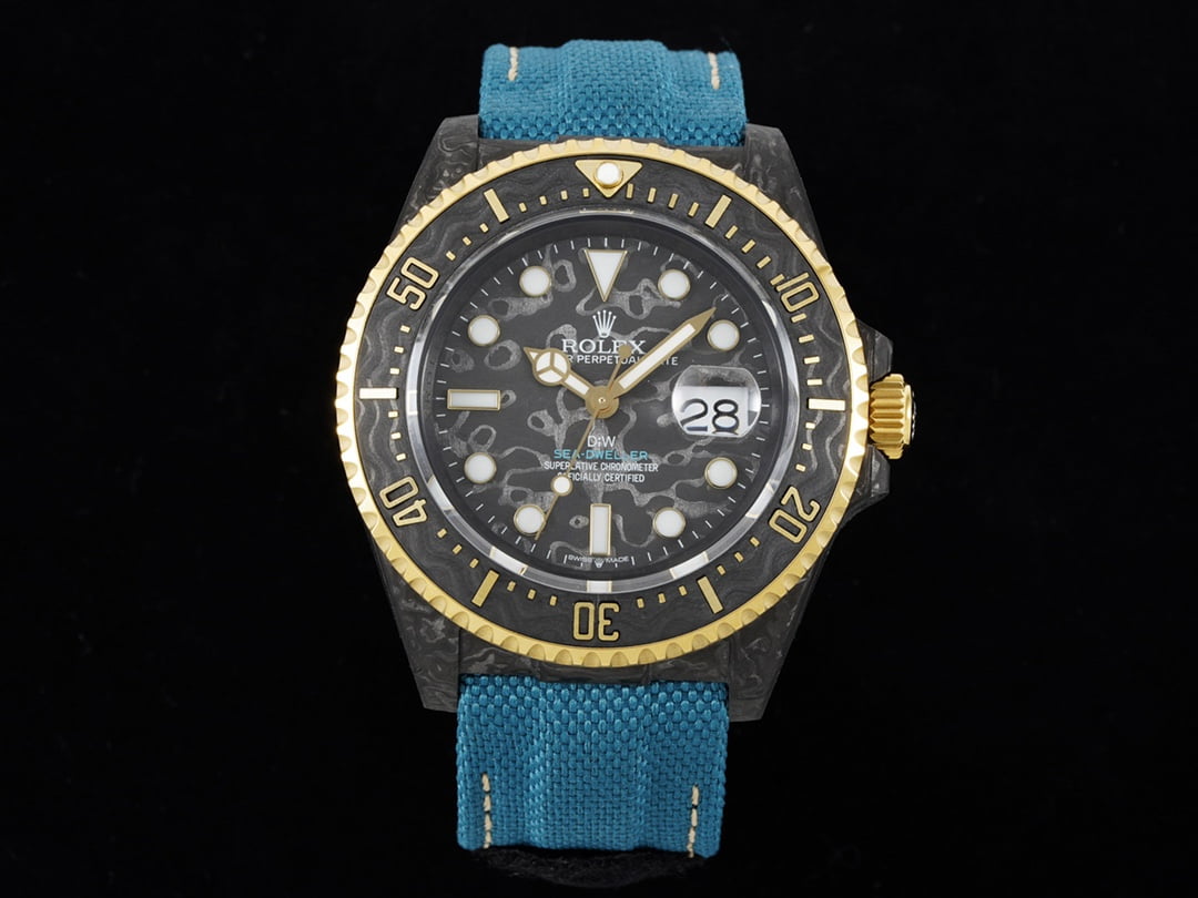 ĐỒNG HỒ NAM ROLEX SEA - DWELLER REPLICA MẶT SỐ THIẾT KẾ VÂN CARBON 43MM ĐỒNG HỒ NAM ROLEX SEA - DWELLER REPLICA MẶT SỐ THIẾT KẾ VÂN CARBON 43MM