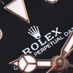 ĐỒNG HỒ NAM ROLEX GMT-MASTER II CLEAN REP CAO CẤP MẶT SỐ ĐEN 40MM 1 ĐỒNG HỒ NAM ROLEX GMT-MASTER II CLEAN REP CAO CẤP MẶT SỐ ĐEN VỎ VÀNG HỒNG 40MM