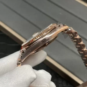 ROLEX DAY-DATE 228235 BEST REPLICA WATCHES ROSE GOLD PLATE GREEN DIAL ROMAN HOURS GM FACTORY V2 41MM 2 ĐỒNG HỒ NAM ROLEX DAY-DATE 228235 REPLICA CAO CẤP NHÀ MÁY GMF VÀNG HỒNG 41MM