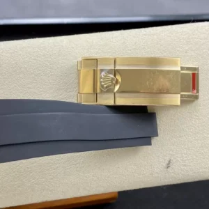 ĐỒNG HỒ NAM ROLEX DAYTONA CLEAN FACTORY REPLICA 1:1 VÀNG GOLD NỔI BẬT 40MM 6 ĐỒNG HỒ NAM ROLEX DAYTONA LEAN FACTORY REPLICA 1:1 VÀNG GOLD NỔI BẬT 40MM