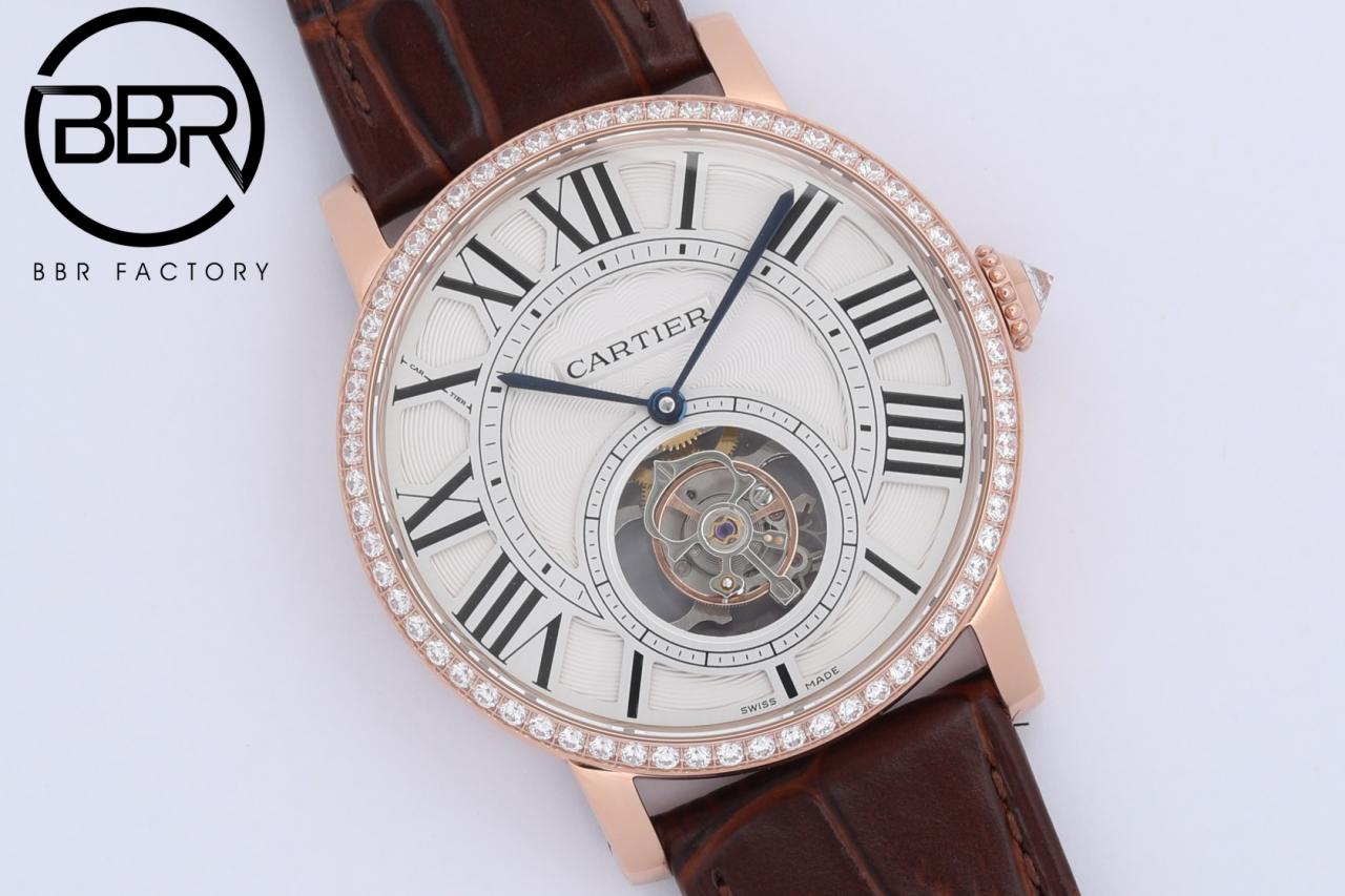 ĐỒNG HỒ NAM CARTIER ROTONDE HPI00593 REPLICA CAO CẤP NHÀ MÁY BBR DÂY DA NÂU 40MM ĐỒNG HỒ NAM CARTIER ROTONDE HPI00593 REPLICA CAO CẤP NHÀ MÁY BBR DÂY DA NÂU 40MM