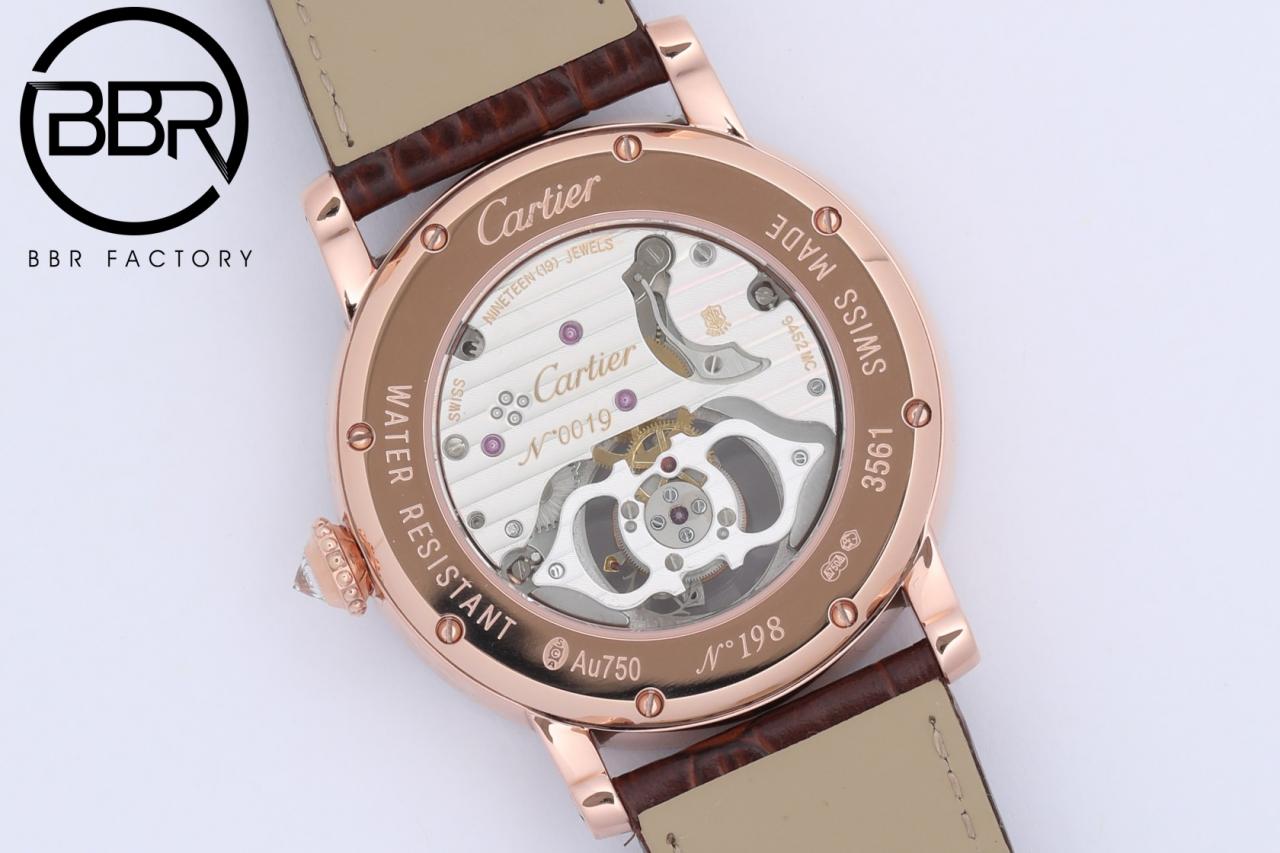 ĐỒNG HỒ NAM CARTIER ROTONDE HPI00593 REPLICA CAO CẤP NHÀ MÁY BBR DÂY DA NÂU 40MM ĐỒNG HỒ NAM CARTIER ROTONDE HPI00593 REPLICA CAO CẤP NHÀ MÁY BBR DÂY DA NÂU 40MM