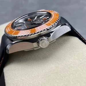 OMEGA SEAMASTER LUXURY REPLICA WATCHES ORANGE BEZEL AND HOURS RUBBER STRAP VS FACTORY 45.5MM 2 ĐỒNG HỒ NAM OMEGA SEAMASTER FAKE CAO CẤP NHÀ MÁY VS CỌC SỐ KẾT HỢP 45.5MM