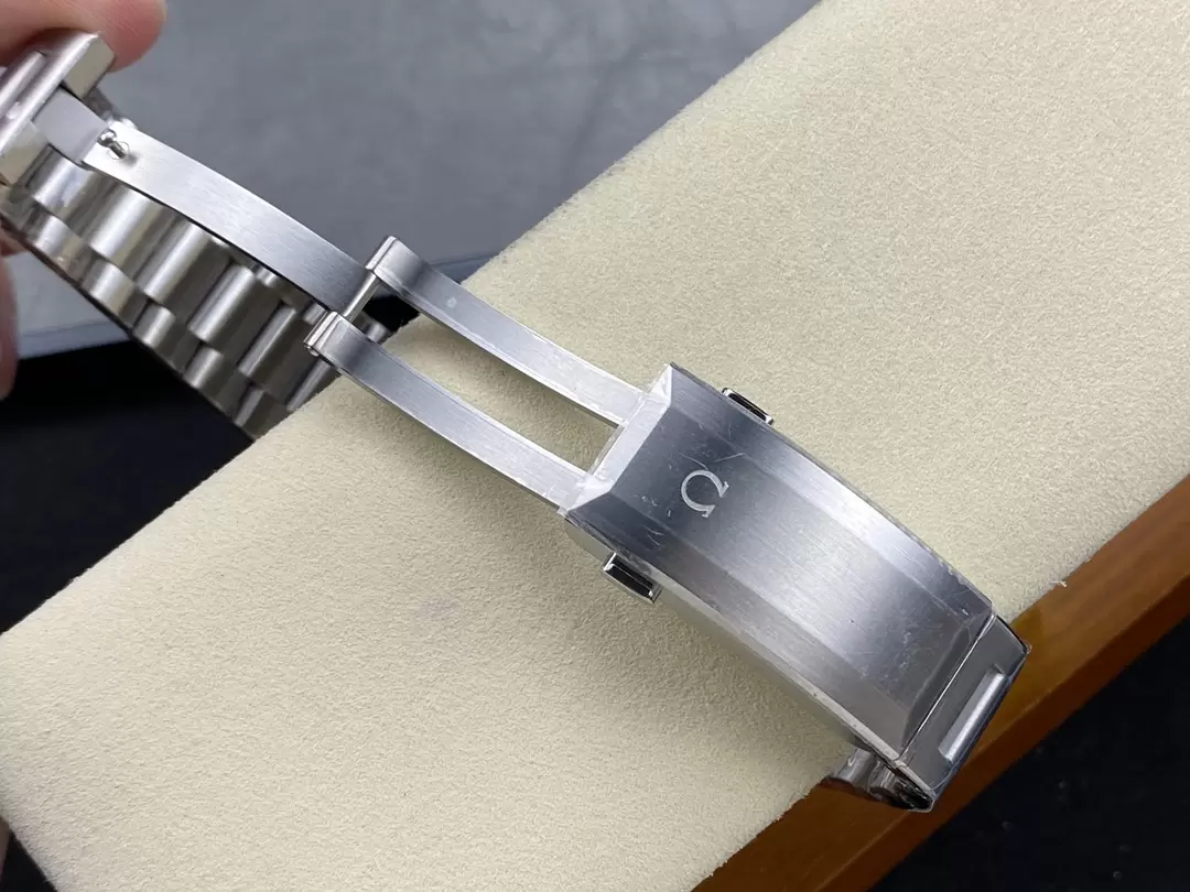 ĐỒNG HỒ NAM OMEGA SEAMASTER SUPER FAKE NHÀ MÁY VS BEZEL MÀU CAM 45.5MM ĐỒNG HỒ NAM OMEGA SEAMASTER SUPER FAKE NHÀ MÁY VS BEZEL MÀU CAM 45.5MM