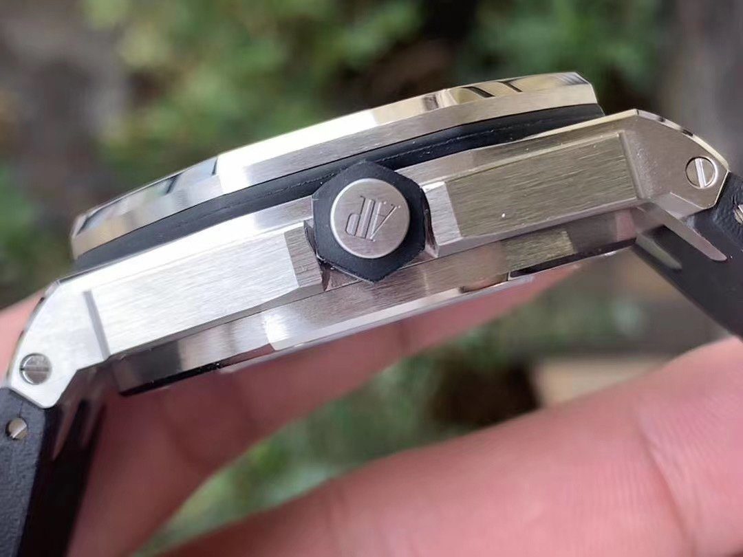 ĐỒNG HỒ AUDEMARS PIGUET ROYAL OAK OFFSHORE 15710ST FAKE NHÀ MÁY JF ĐEN 42MM ĐỒNG HỒ AUDEMARS PIGUET ROYAL OAK OFFSHORE 15710ST FAKE NHÀ MÁY JF ĐEN 42MM