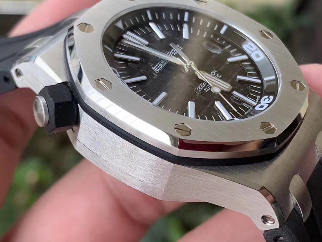 ĐỒNG HỒ AUDEMARS PIGUET ROYAL OAK OFFSHORE 15710ST FAKE NHÀ MÁY JF ĐEN 42MM ĐỒNG HỒ AUDEMARS PIGUET ROYAL OAK OFFSHORE 15710ST FAKE NHÀ MÁY JF ĐEN 42MM