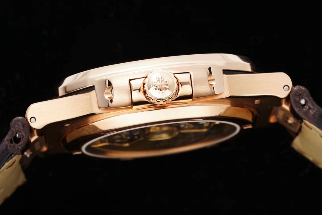 ĐỒNG HỒ PATEK PHILIPPE 5711 NAUTILUS ROSE GOLD ĐÍNH ĐÁ REPLICA 11 GS 40MM (2) ĐỒNG HỒ PATEK PHILIPPE 5711 NAUTILUS ROSE GOLD ĐÍNH ĐÁ REPLICA 11 GS 40MM (2)