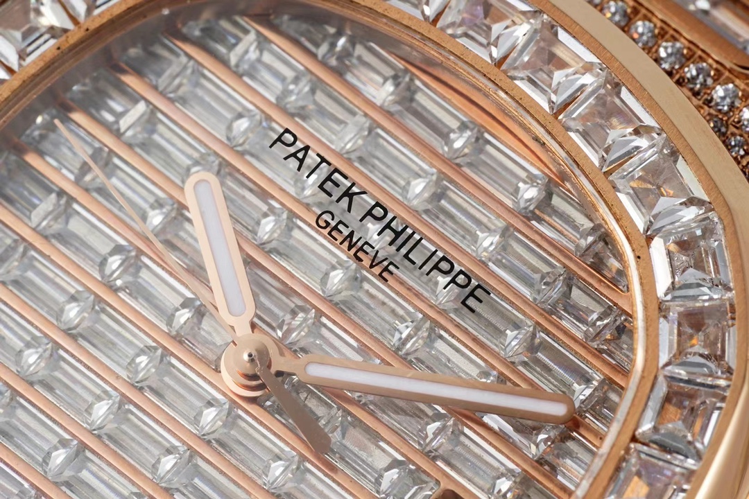 ĐỒNG HỒ PATEK PHILIPPE 5711 NAUTILUS ROSE GOLD ĐÍNH ĐÁ REPLICA 11 GS 40MM (7) ĐỒNG HỒ PATEK PHILIPPE 5711 NAUTILUS ROSE GOLD ĐÍNH ĐÁ REPLICA 11 GS 40MM (7)
