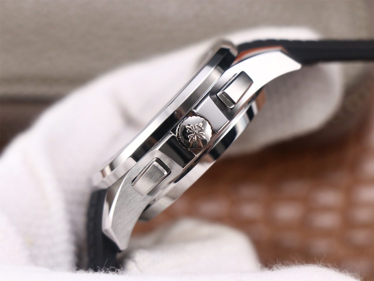 ĐỒNG HỒ PATEK PHILIPPE AQUANAUT 5968A REPLICA 11 DÂY CAO SU ZF FACTORY 42 (5) ĐỒNG HỒ PATEK PHILIPPE AQUANAUT 5968A REPLICA 11 DÂY CAO SU ZF FACTORY 42 (5)