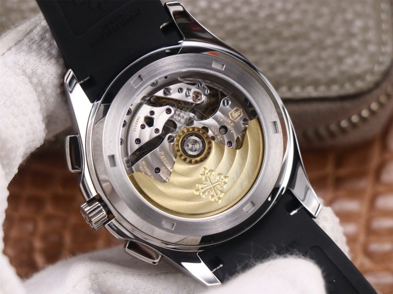 ĐỒNG HỒ PATEK PHILIPPE AQUANAUT 5968A REPLICA 11 DÂY CAO SU ZF FACTORY 42 (7) ĐỒNG HỒ PATEK PHILIPPE AQUANAUT 5968A REPLICA 11 DÂY CAO SU ZF FACTORY 42 (7)