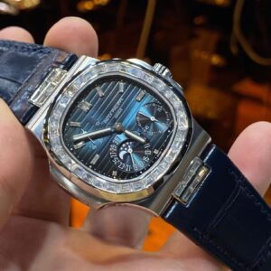 PATEK PHILIPPE NAUTILUS 5724G BEST REPLICA WATCHES RHINESTONE SWAROVSKI GR FACTORY 40MM 5 ĐỒNG HỒ PATEK PHILIPPE NAUTILUS 5724G REPLICA 11 VIỀN ĐÁ SWAROVSKI GR 40MM (5)