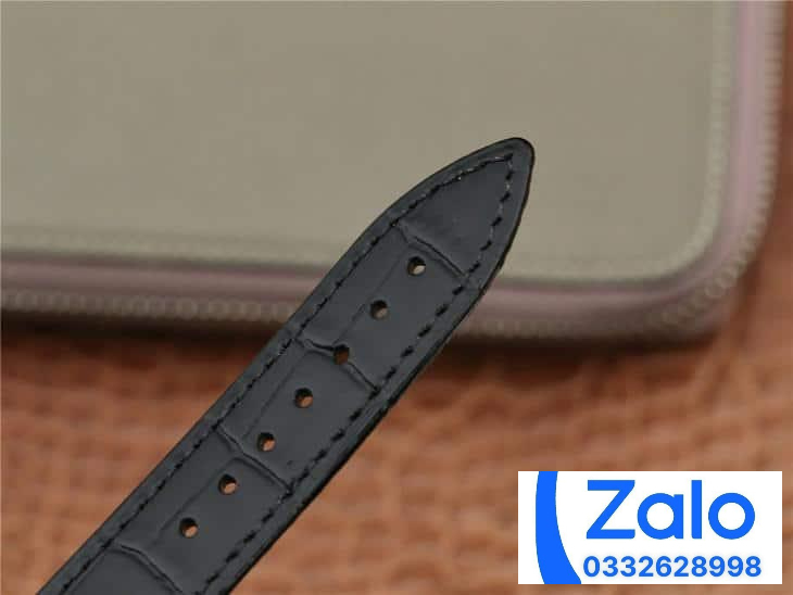 ĐỒNG HỒ NỮ AUDEMARS PIGUET 77303BC FAKE CAO CẤP MÀU ĐEN DÂY DA 39.5MM ĐỒNG HỒ NỮ AUDEMARS PIGUET 77303BC FAKE CAO CẤP MÀU ĐEN DÂY DA 39.5MM