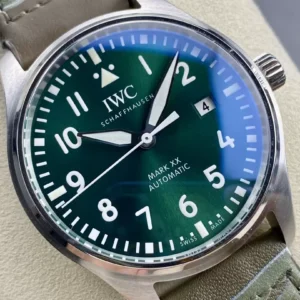 IWC PILOT'S IW328205 SUPER FAKE WATCHES GREEN DIAL M+ FACTORY 40MM 1 ĐỒNG HỒ IWC PILOT'S IW328205 SUPER FAKE NHÀ MÁY M+ FACTORY DÂY DA 40MM