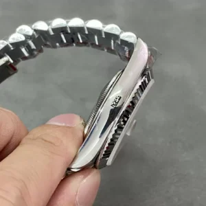 ROLEX DAY-DATE 228236 REPLICA LUXURY WATCHES WHITE CHAMPAGNE DIAL RHINESTONE BAGUETTE HOURS GM FACTORY 41MM 5 ĐỒNG HỒ ROLEX DAY-DATE 228236 REPLICA 1:1 THÉP VONFRAM CỌC SỐ ĐÁ GMF 41MM