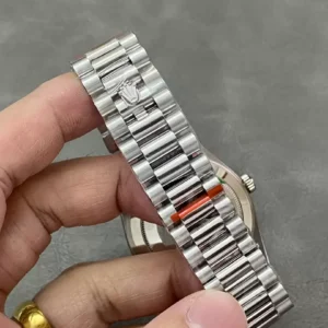 ROLEX DAY-DATE 228236 REPLICA LUXURY WATCHES WHITE CHAMPAGNE DIAL RHINESTONE BAGUETTE HOURS GM FACTORY 41MM 7 ĐỒNG HỒ ROLEX DAY-DATE 228236 REPLICA 1:1 THÉP VONFRAM CỌC SỐ ĐÁ GMF 41MM