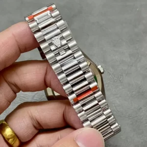 ROLEX DAY-DATE 228236 BEST COPIES WATCHES ICE BLUE MESH DIAL STEEL INDEX HOURS VONFRAM GM FACTORY 41MM 4 ĐỒNG HỒ ROLEX DAY-DATE 228236 REPLICA 11 THÉP VONFRAM NIỀNG KHÍA MẶT XANH GMF 41MM (1)