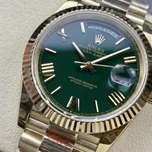 ROLEX DAY-DATE 228238 BEST REPLICA WATCHES GREEN EMERAL DIAL GOLD PLATE GM FACTORY 41MM 1 ĐỒNG HỒ ROLEX DAY-DATE 228238 REPLICA 11 MẶT XANH LỤC BẢO GMF FACTORY 41MM (1)