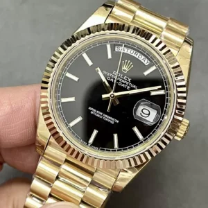 ROLEX DAY-DATE 228238 COPIES WATCHES BLACK DIAL INDEX HOURS GOLD PLATE GM FACTORY 41MM 4 ĐỒNG HỒ ROLEX DAY-DATE 228238 REPLICA 11 THÉP VONFRAM MẶT ĐEN SỐ DẠ QUANG GMF 41MM (1)